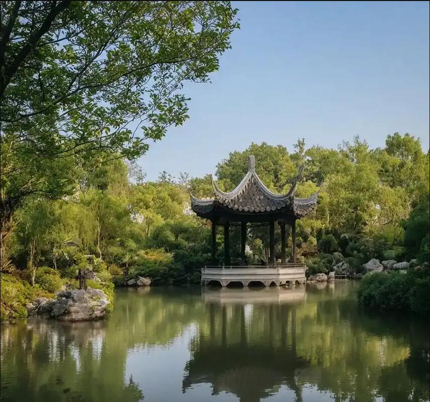 扬中雨真土建有限公司